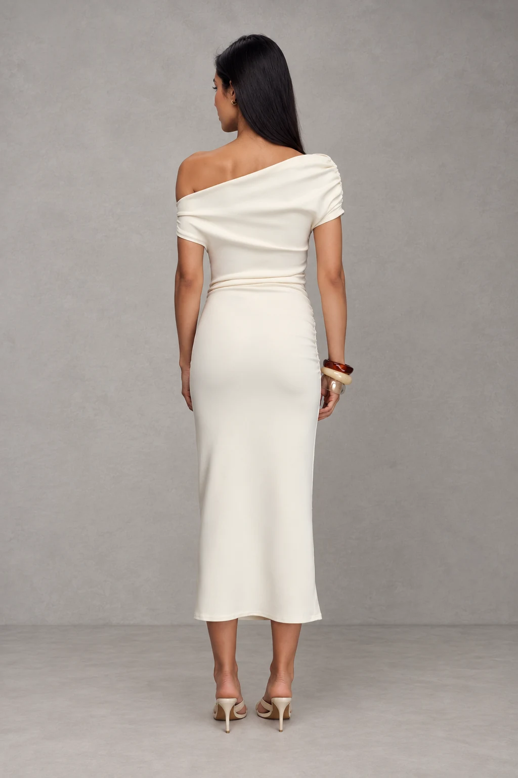 Kendra Scuba Jersey Midi Dress With Hardware · Marfil · Vista 2